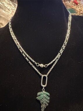 Alexa Rae  green pace  leaf pendant on long silver tone chain magnetic clasp